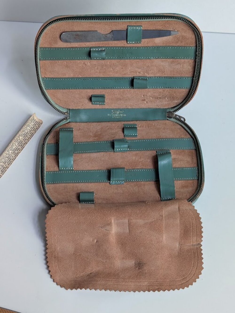 Vintage Griffon Men's German Travel Leather Grooming Kit Zipper Case